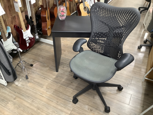 イスのHerman Miller(ハーマンミラー)