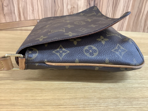 愛知蟹江のショルダーバック