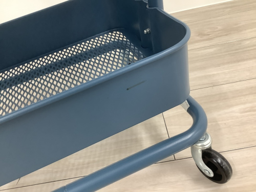 ブルーのキッチン家具