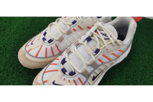 スニーカー買取の中古スニーカー