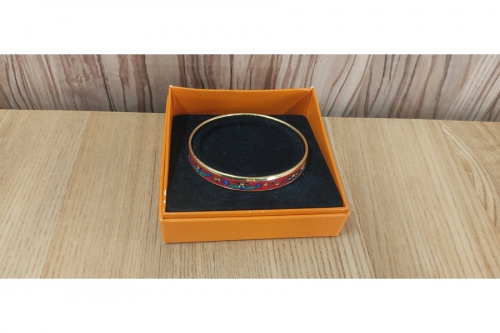 ブランド・ラグジュアリーのアクセサリー