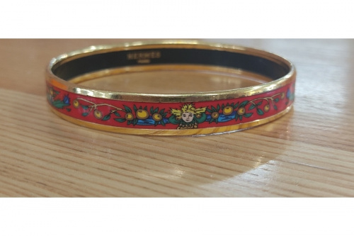 アクセサリーのエマイユバングル