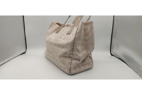 バッグのLOUIS VUITTON