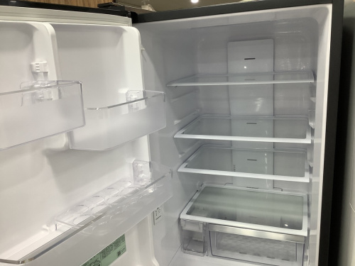 冷蔵庫の3ドア冷蔵庫