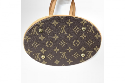 ショルダーバッグのLOUIS VUITTON