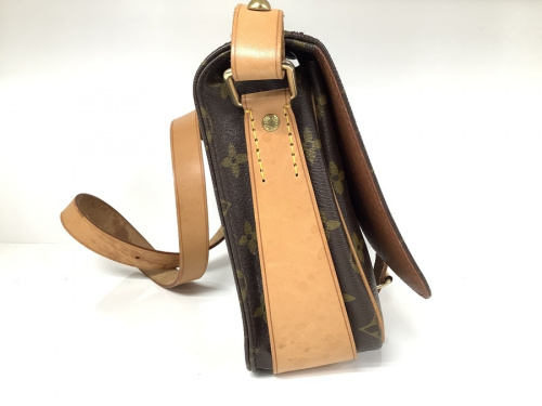 ショルダーバッグのLOUIS VUITTON