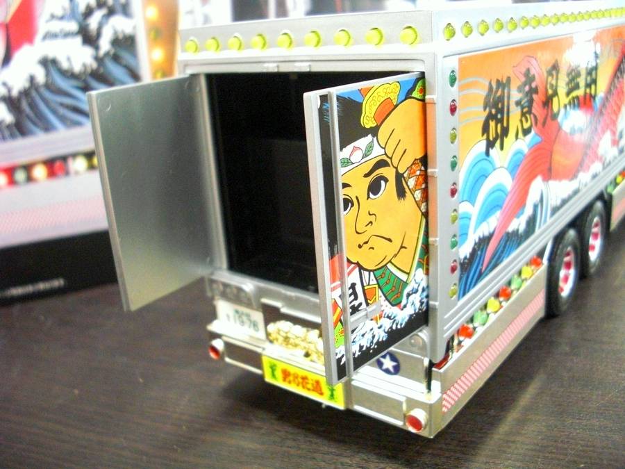 モーター駆動で走って光る！トラック野郎 望郷一番星 モーター駆動で走って光る！トラック野郎 望郷一番星 モーター駆動で