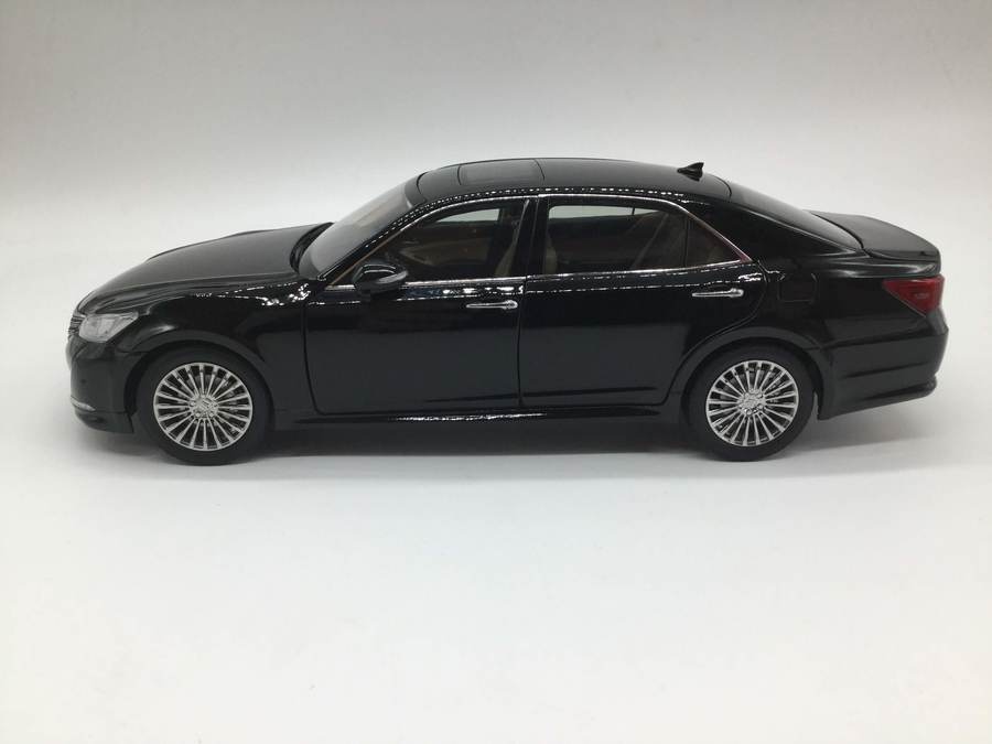 天津豊田 (テンシントヨタ) 皇冠（中国版クラウン）ミニカー買取入荷