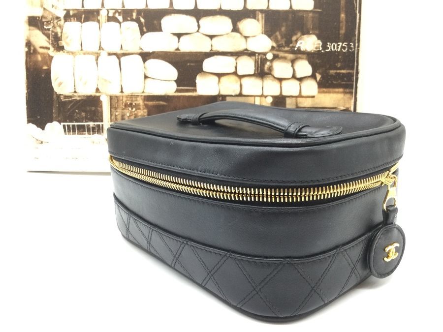 CHANEL ビコローレ バニティ バッグ バニティ ポーチ ブラック CHANEL/シャネル】ビコローレのバニティポーチが新入荷！今月の