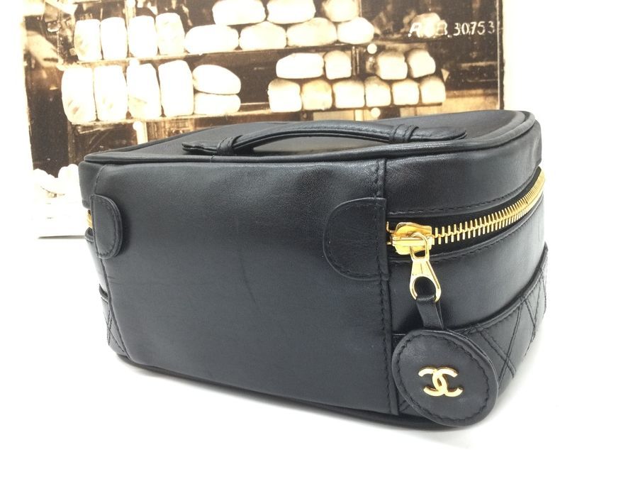 シャネル　ビコローレ　ポーチ　ハンドバッグ CHANEL/シャネル】ビコローレのバニティポーチが新入荷！今月の