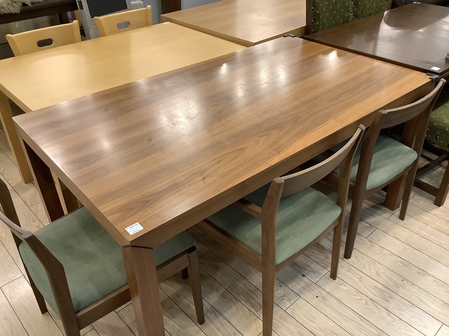 idea】ダイニング4点セットが新入荷！中古家具はトレファク桶川店に
