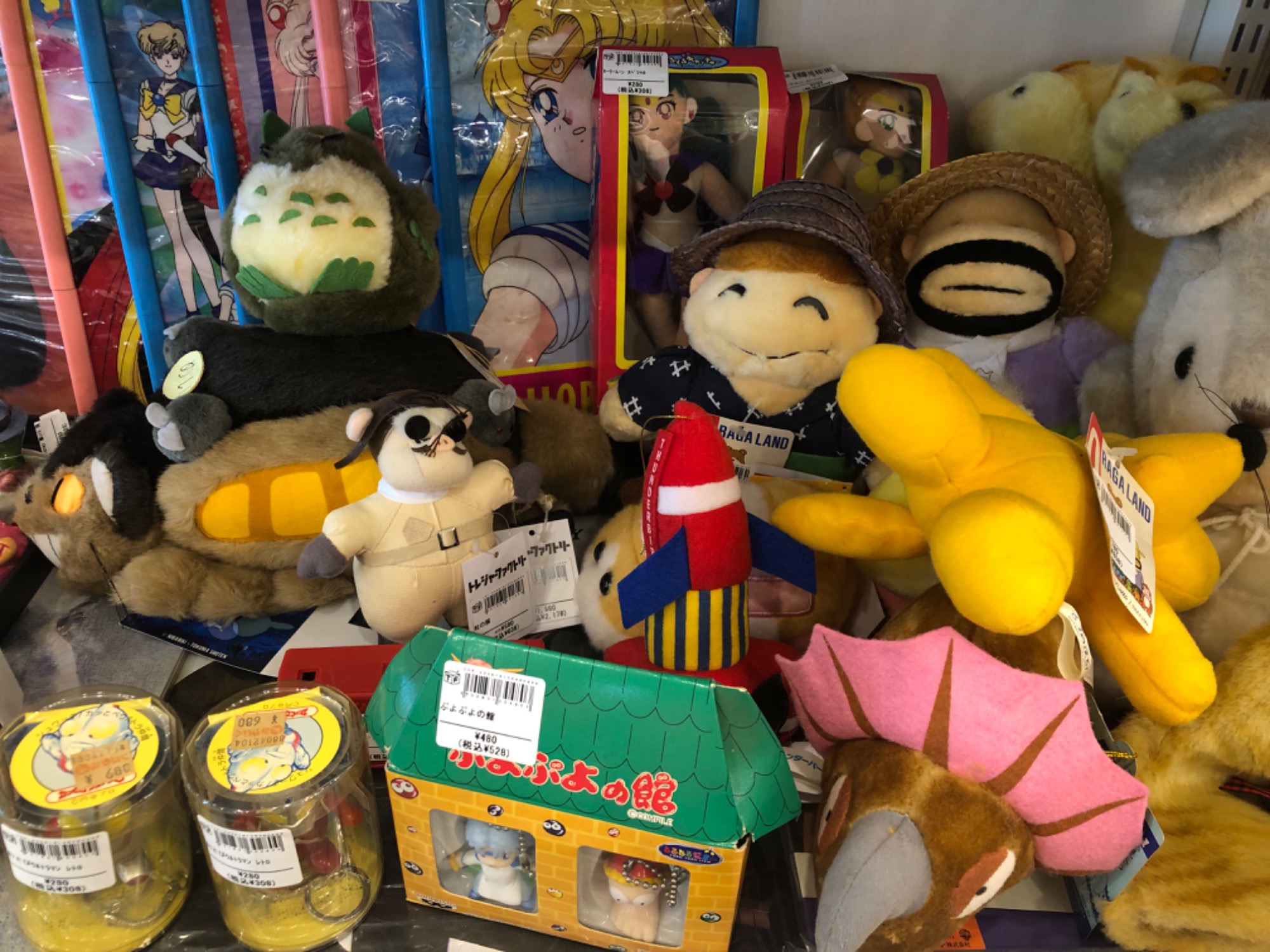 売場更新！レトロ雑貨入荷に伴い、売場をリニューアルしました！｜2023