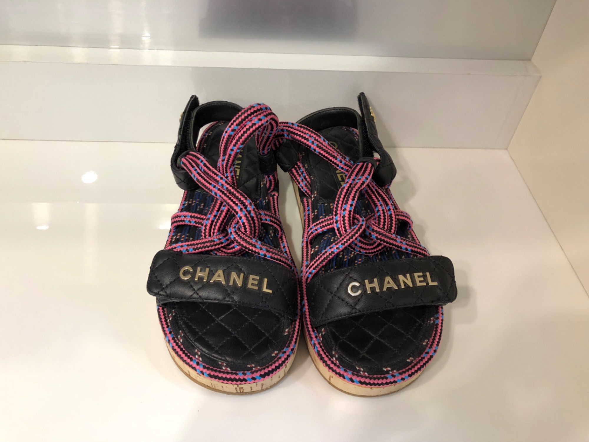 CHANELのサンダルを買取入荷いたしましたのでご紹介いたします 
