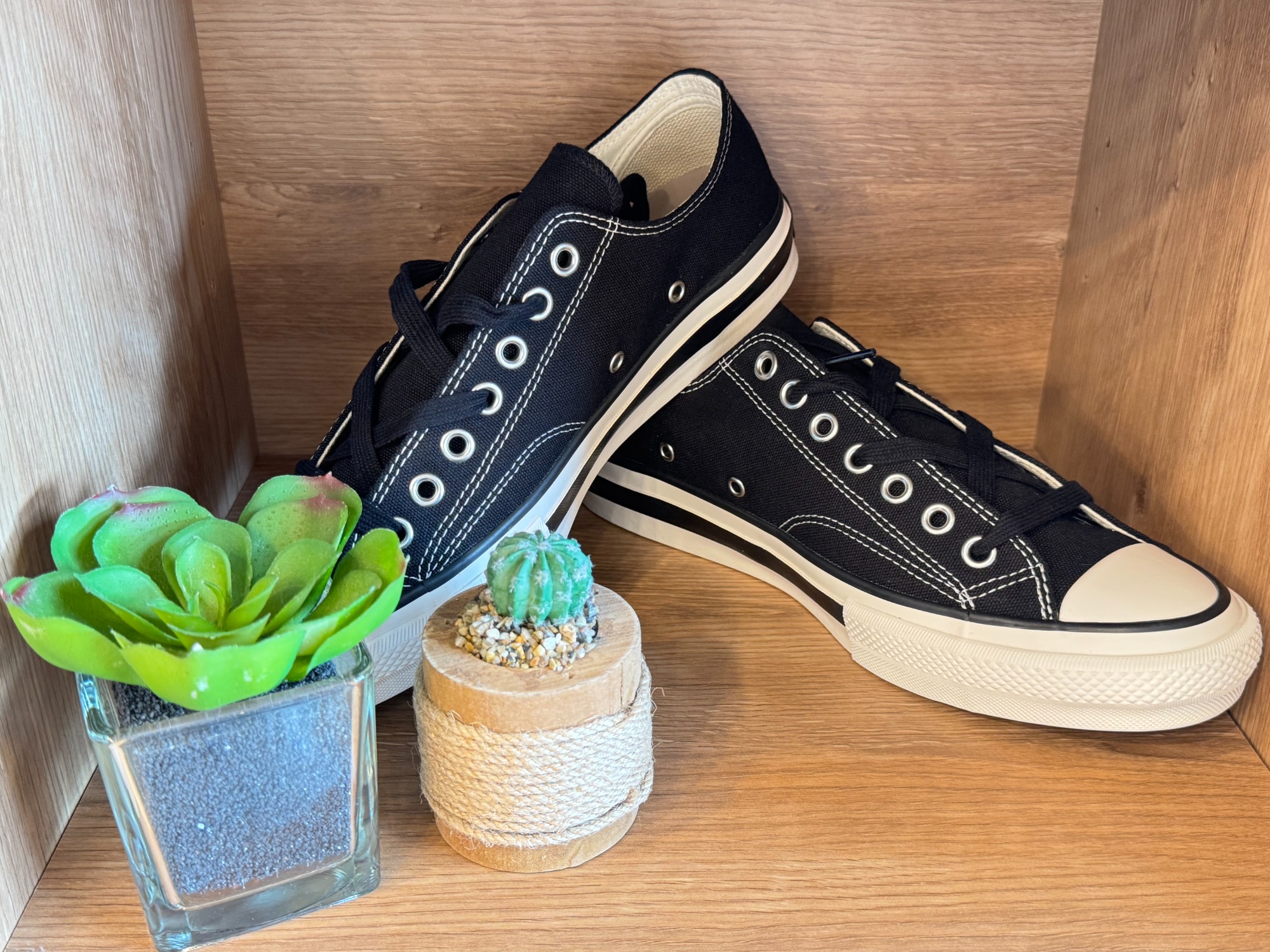 CONVERSE ADDICTのローカットスニーカーをご紹介します