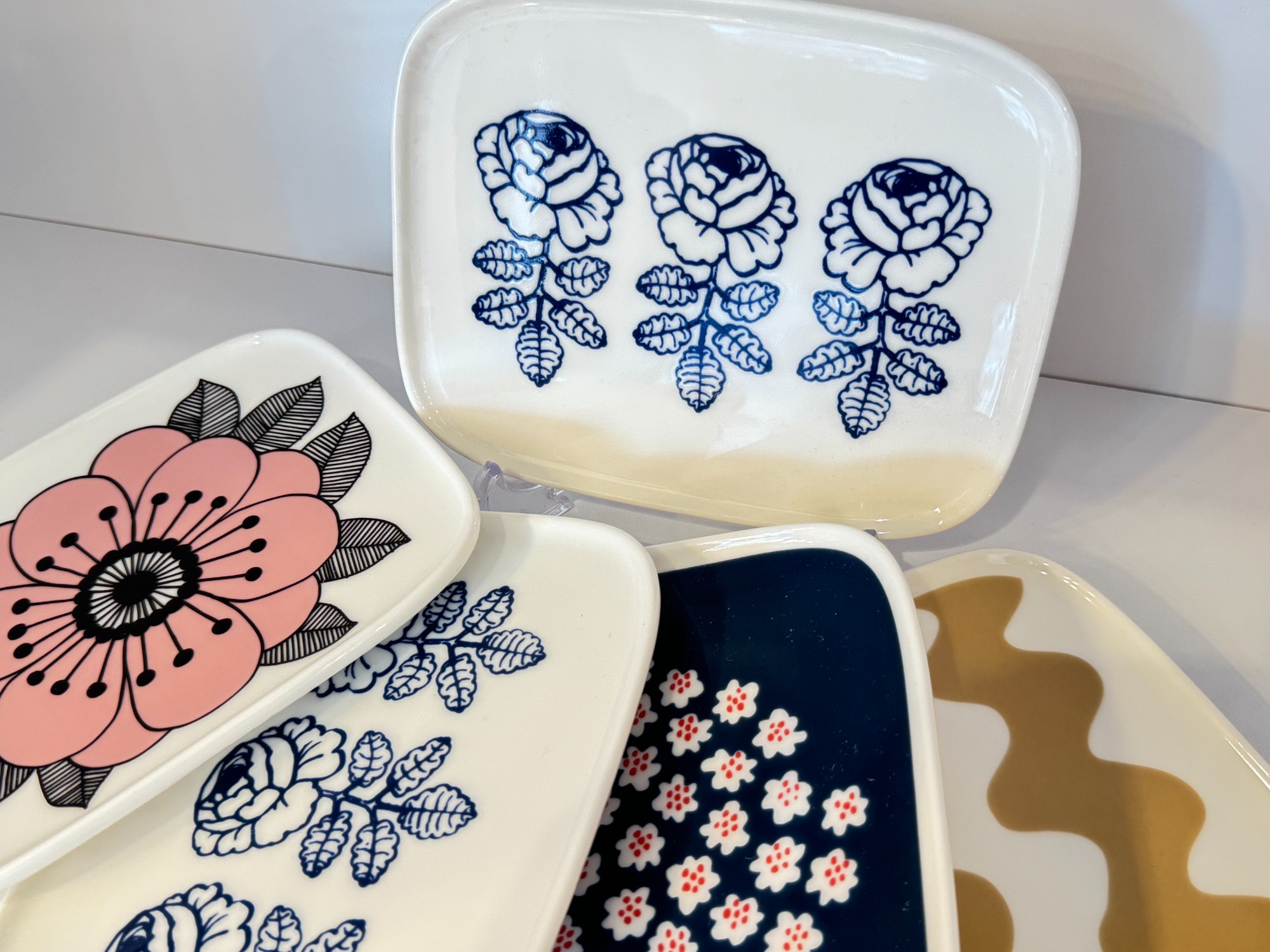 marimekko（マリメッコ）のミニスクエアﾌﾟﾚｰﾄ5pセットをご紹介