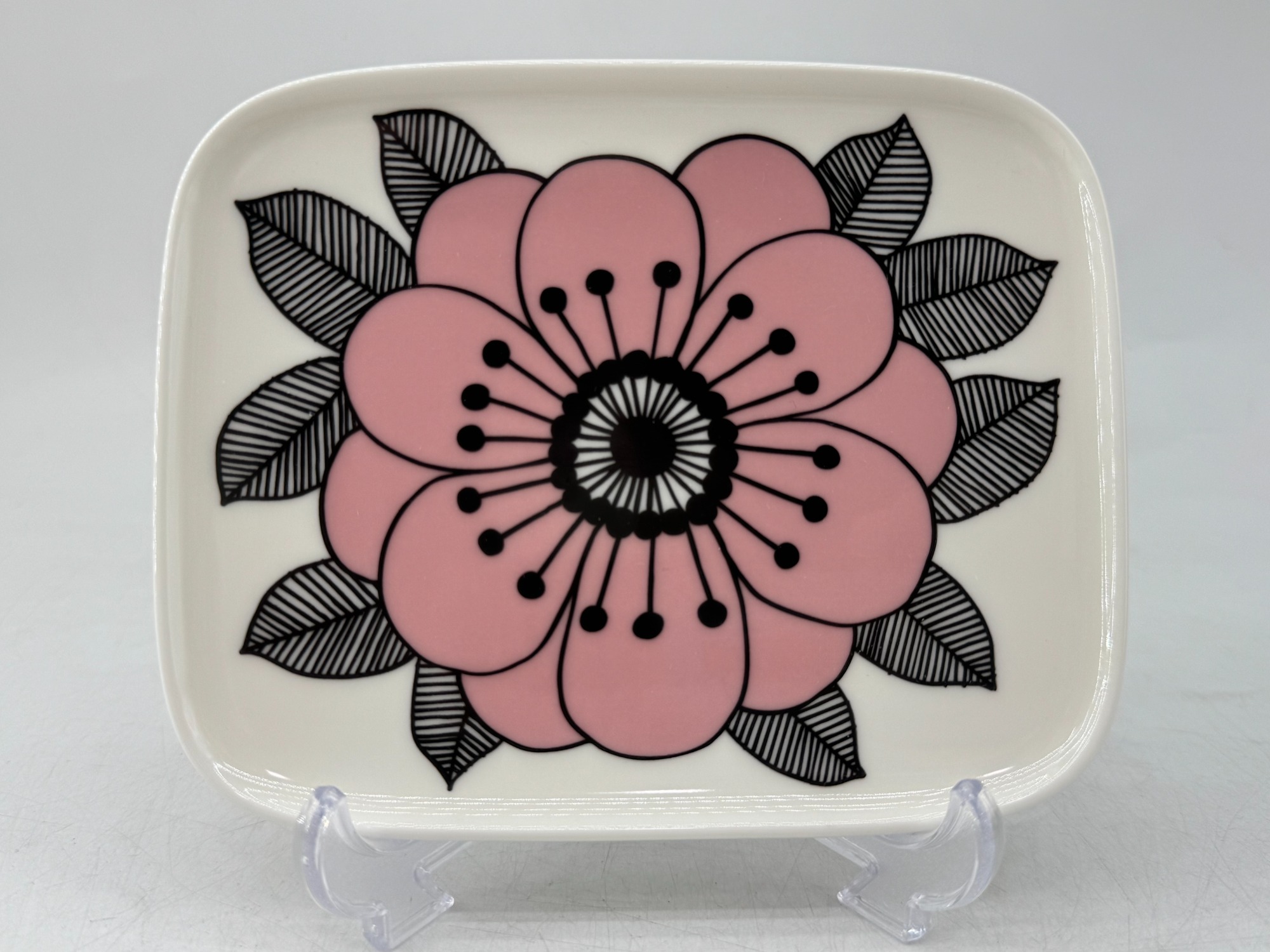 marimekko（マリメッコ）のミニスクエアﾌﾟﾚｰﾄ5pセットをご紹介