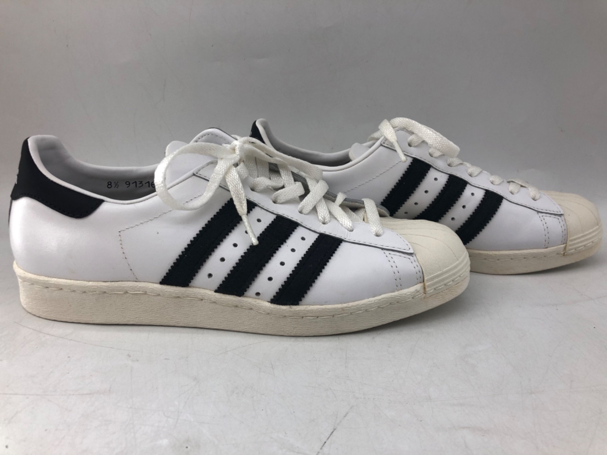 adidas(アディダス)SUPER STAR(スーパースター)スニーカーをご