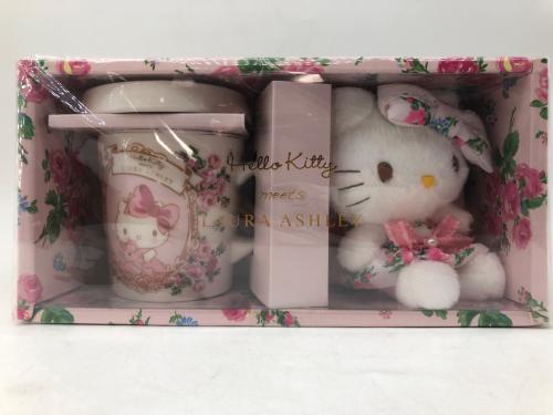 Laura ashley(ローラアシュレイ）のハローキティのマスコット