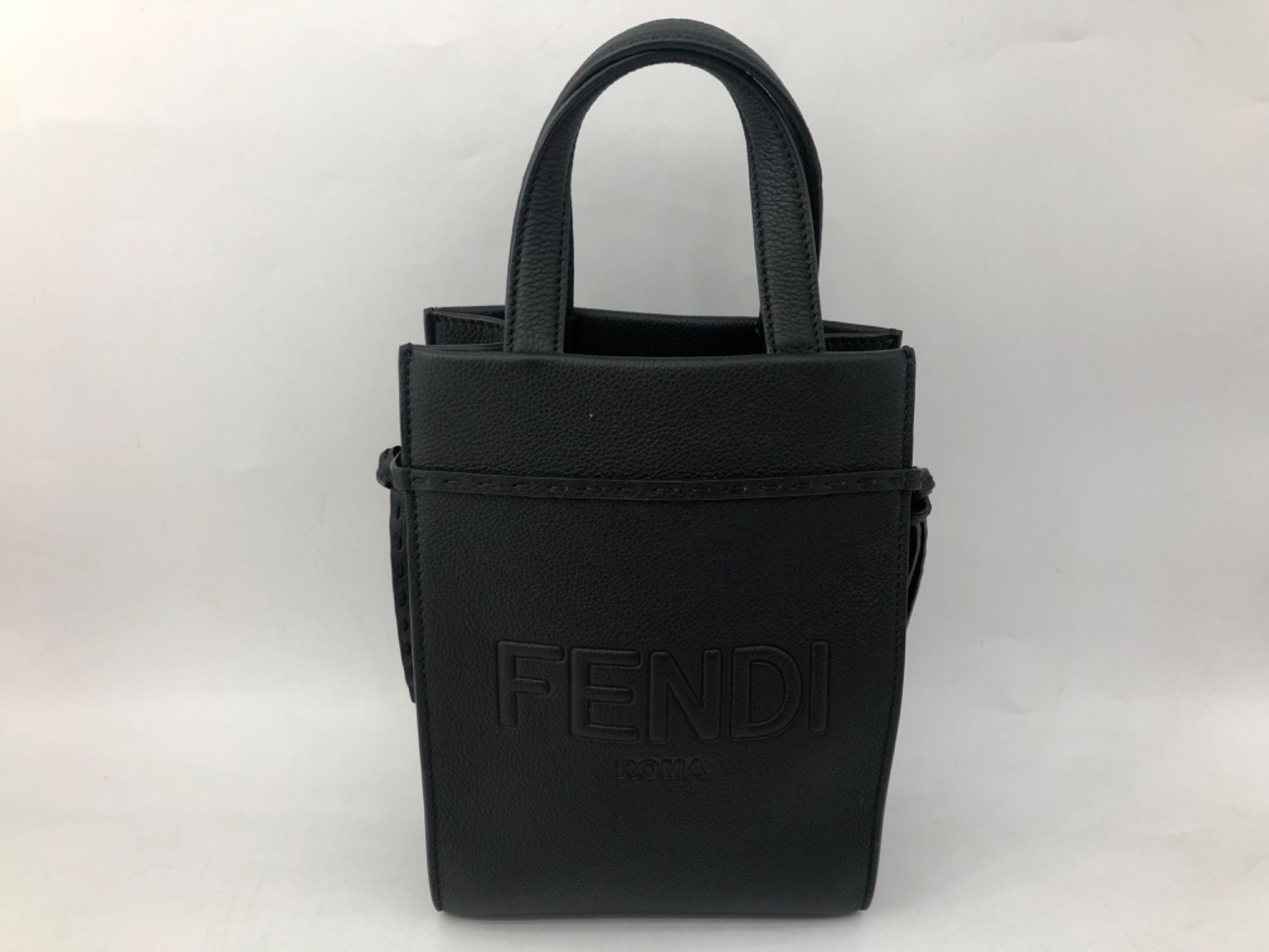 フェンディ マカロニ ショルダーバッグ キルティング 黒 フェンディ マカロニ ショルダーバッグ キルティング 黒 フェンディ