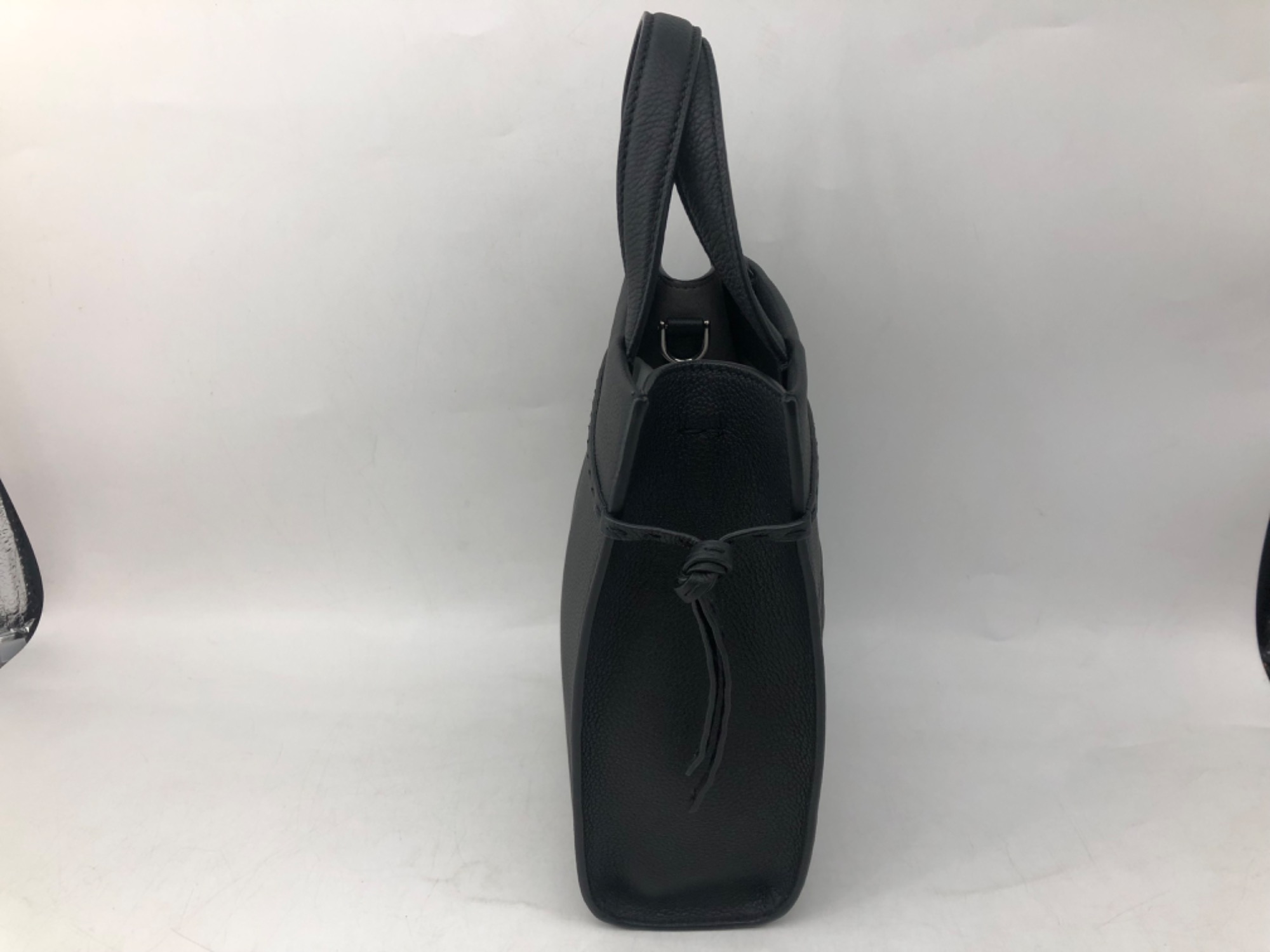 貴重　Fendi ブラック ショルダーバッグ FENDI(フェンディ）のショルダーバッグをご紹介します！！｜2025年12月