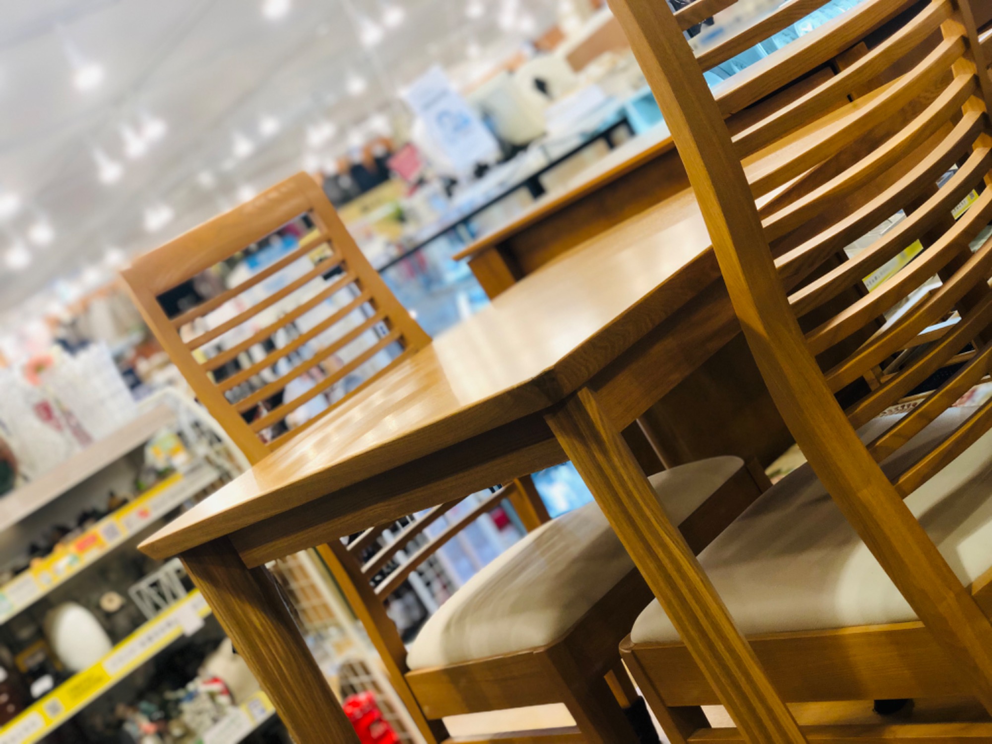 ニトリのダイニング3点セットを買取入荷しましたのでご紹介します