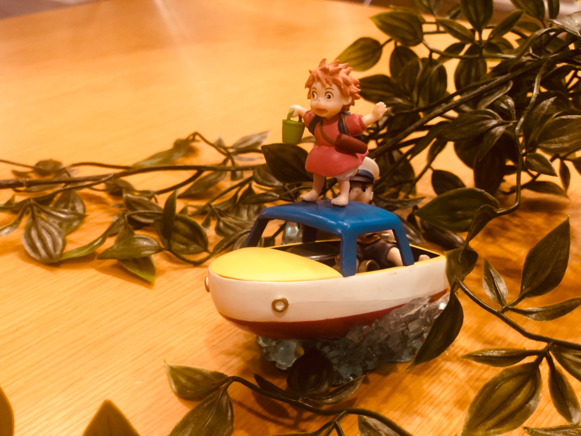 崖の上のポニョのポニョと宗介ポンポン船のフィギュアをご紹介します