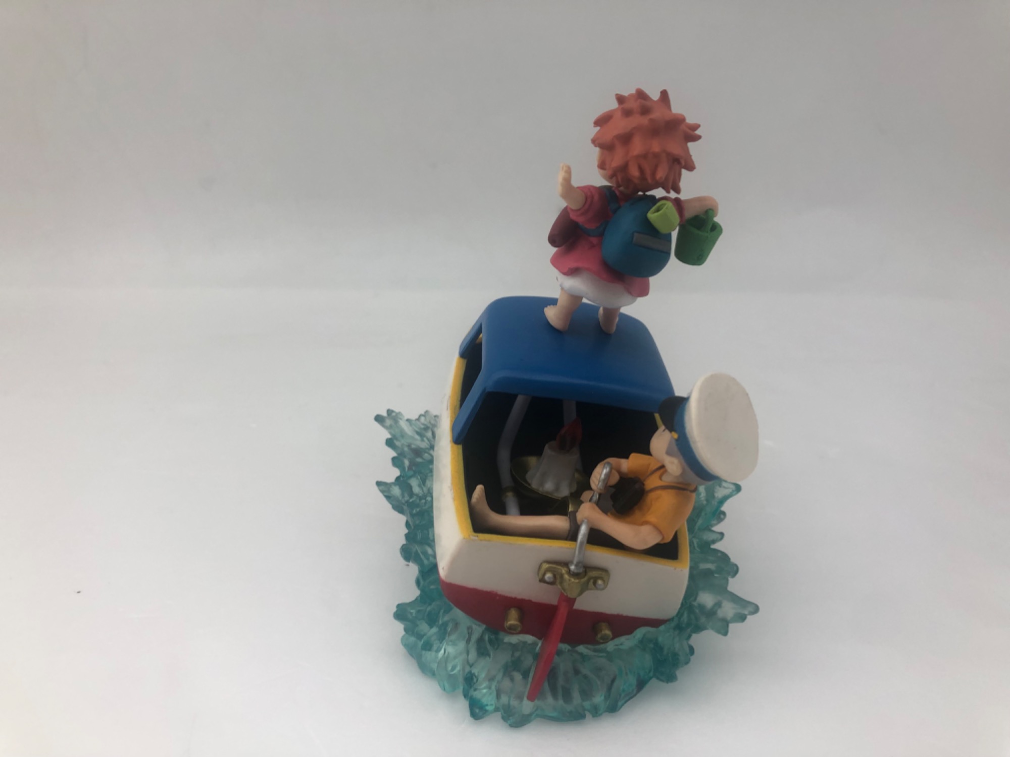 崖の上のポニョのポニョと宗介ポンポン船のフィギュアをご紹介します