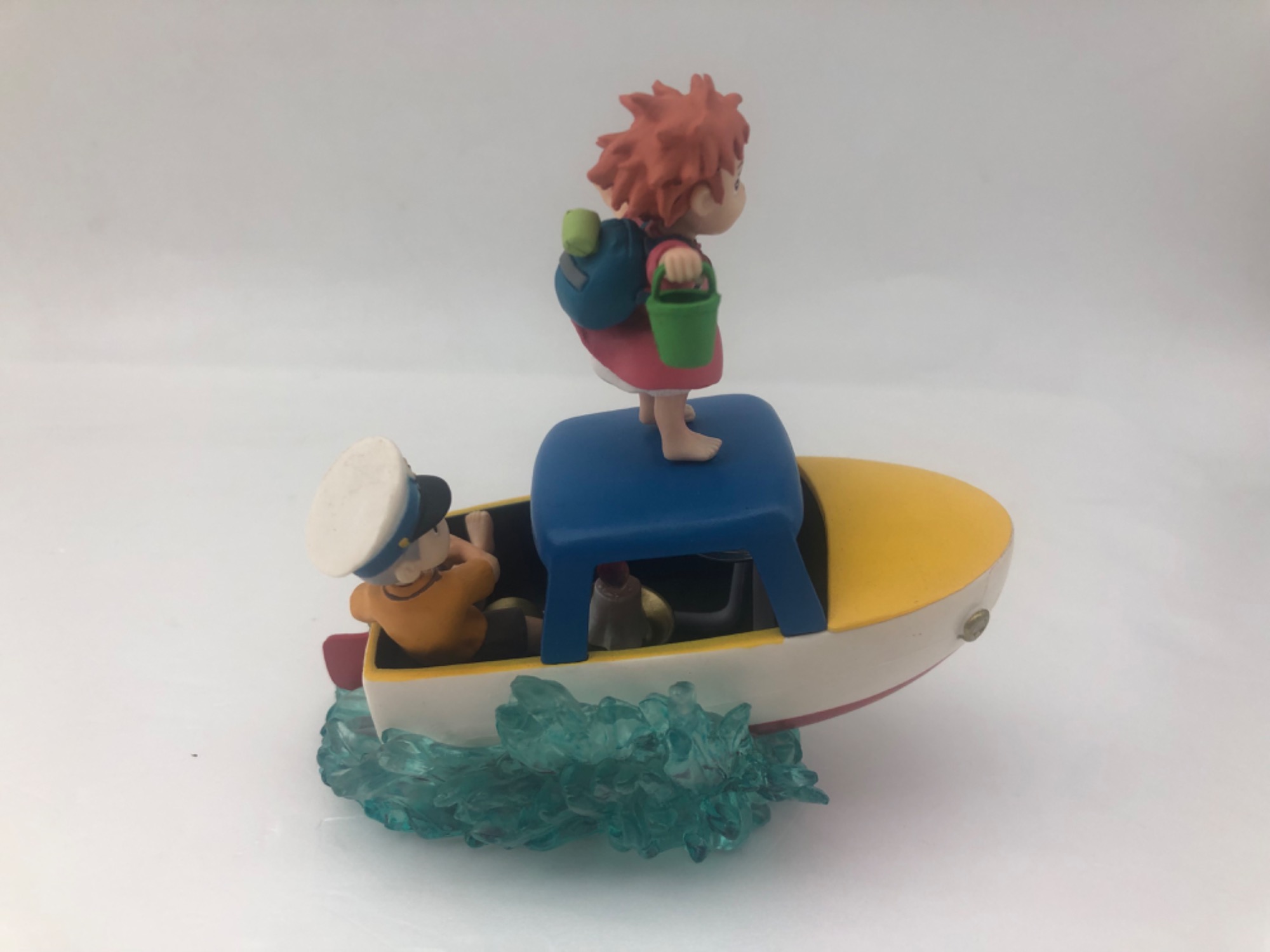崖の上のポニョのポニョと宗介ポンポン船のフィギュアをご紹介します