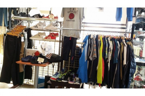 アディダス(adidas)