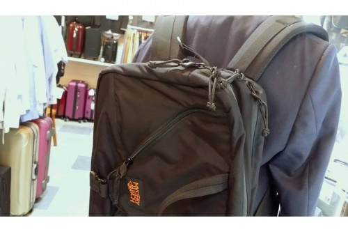 ビジネスアイテムのバッグ