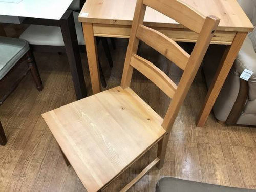 ダイニングセットのIKEA