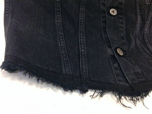 デニムジャケットのリーバイス（LEVI'S）