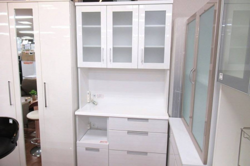 カップボード・食器棚のニトリ