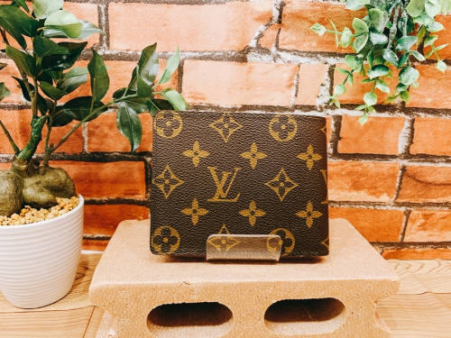 バッグ　財布　ショルダーバッグのLOUIS VUITTON