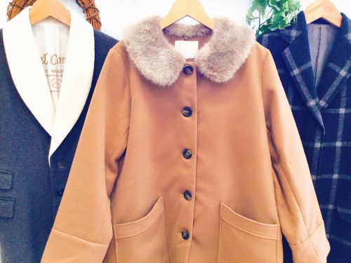 トップスのウールコート