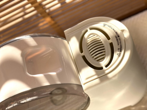 スチーム式加湿器のTEKNOS EL-GY07