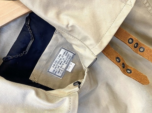 トレンチコートのDIESEL