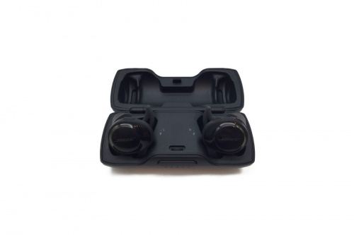 オーディオ機器のヘッドホン