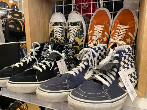 スニーカーの買取強化