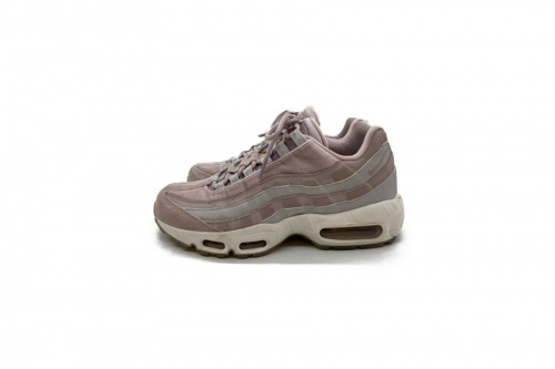 スニーカーのNIKE ナイキ