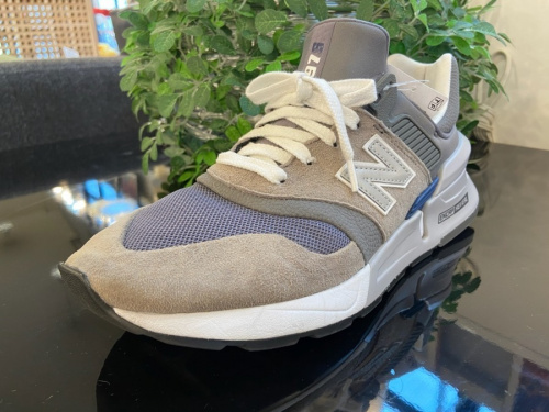 スニーカーの買取強化