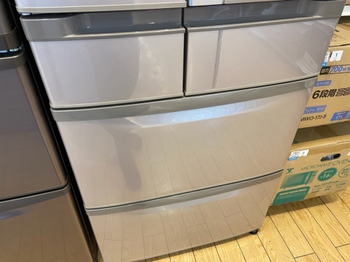 6ドア冷蔵庫のHITACHI ヒタチ　日立