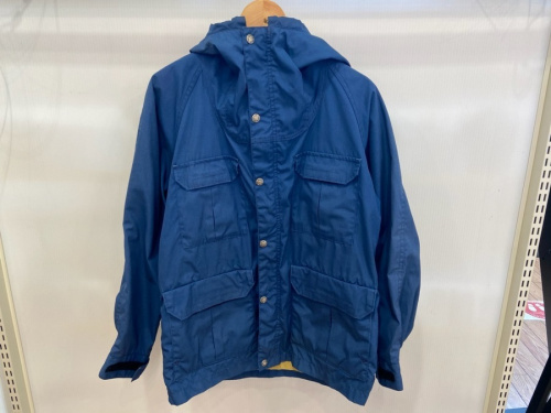 Vintage　ヴィンテージの80s マウンテンパーカー