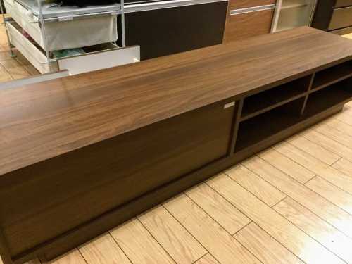 テレビボードのブラウン