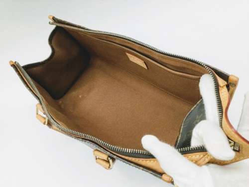 ハンドバッグのLOUIS VUITTON