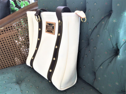 LOUIS VUITTONのトートバッグ