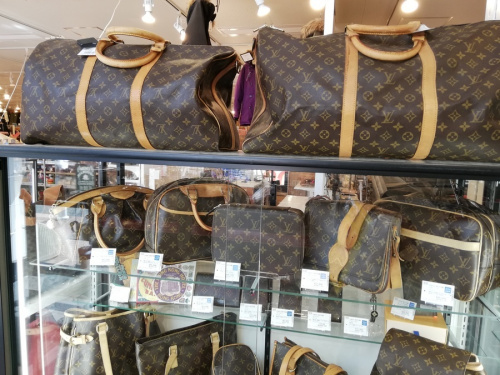CHANEL シャネルのヴィトン