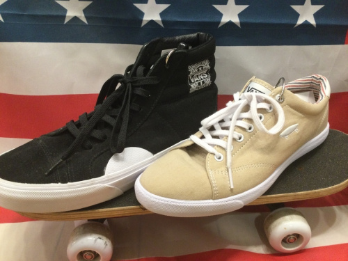 スニーカーのVANS　