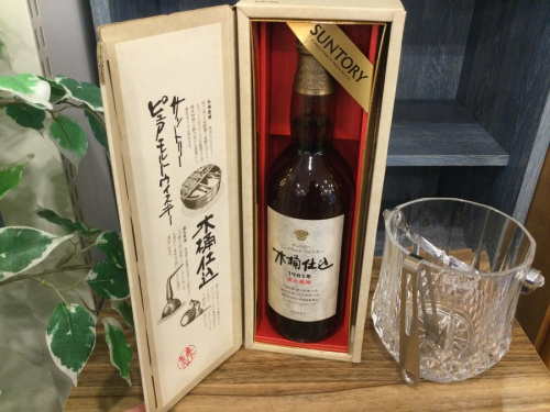 木桶仕込のピュアモルトウィスキー