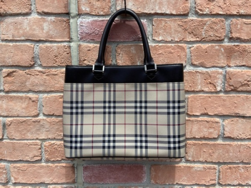 BURBERRY バーバリーのノバチェック